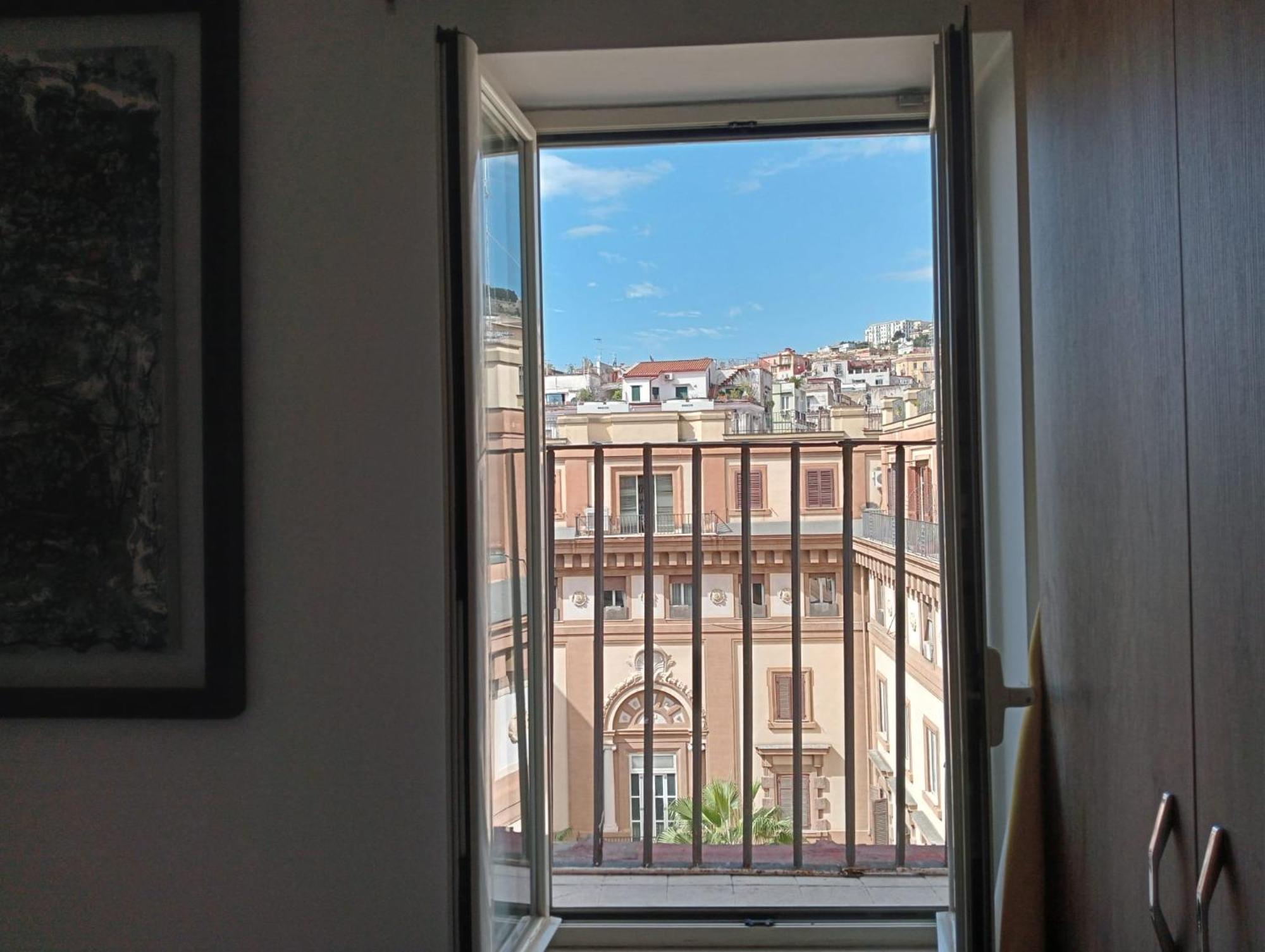 Barbaja Suites In Street Toledo 205 Neapel Rum bild